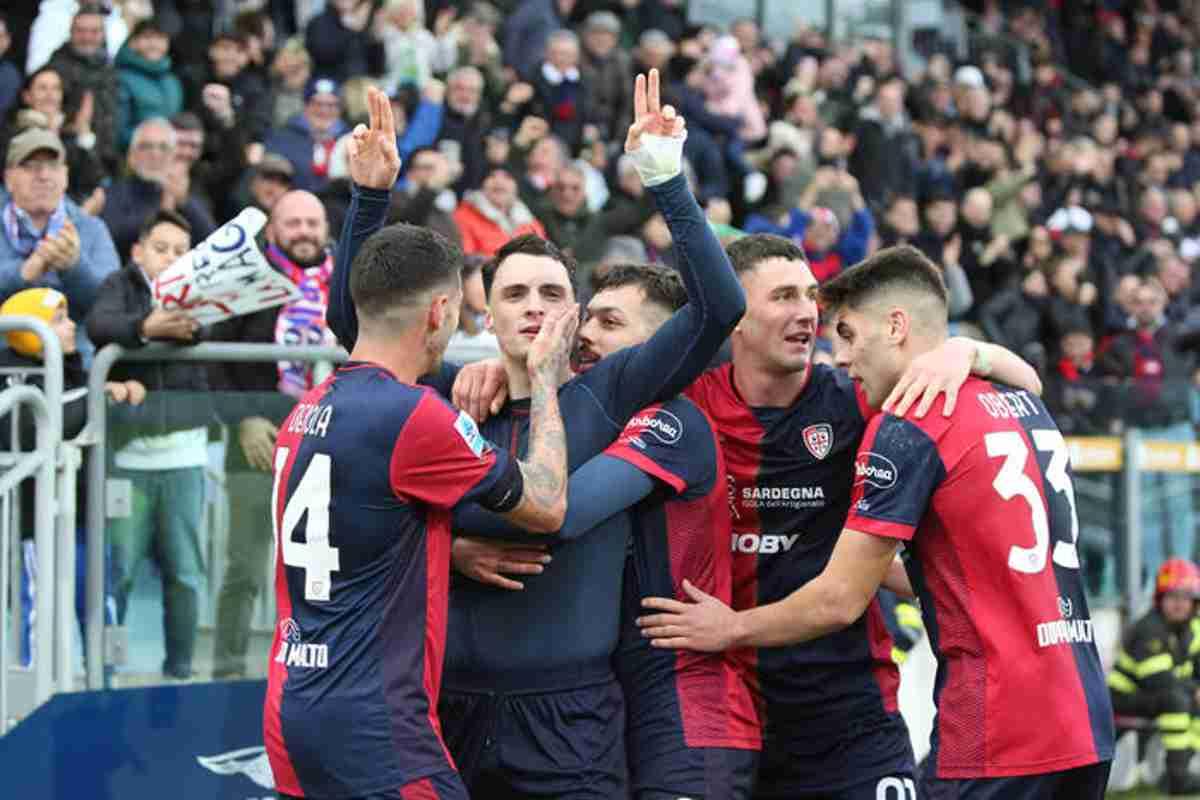 Cagliari travolge il Lecce e conquista la salvezza con un grande sorpasso