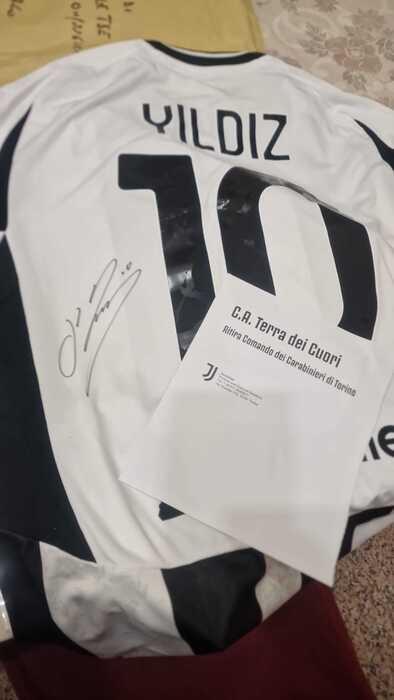 Calcio e solidarietà: la maglia della Juve per un piccolo guerriero