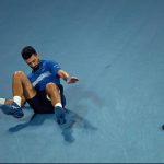 Djokovic salta l'allenamento e i media di Melbourne insorgono