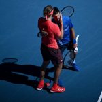 Djokovic si ritira tra le lacrime, Zverev conquista la finale dell'Australian Open