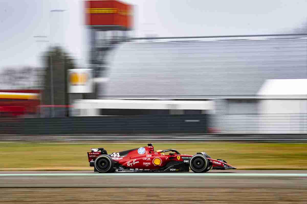 Ferrari in pista a Barcellona: Hamilton pronto per la sfida in F1