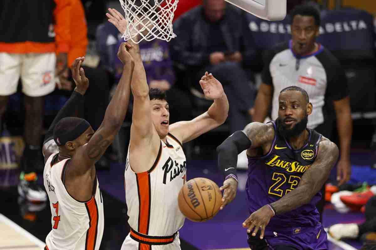 I Los Angeles Lakers conquistano il quarto successo consecutivo in NBA