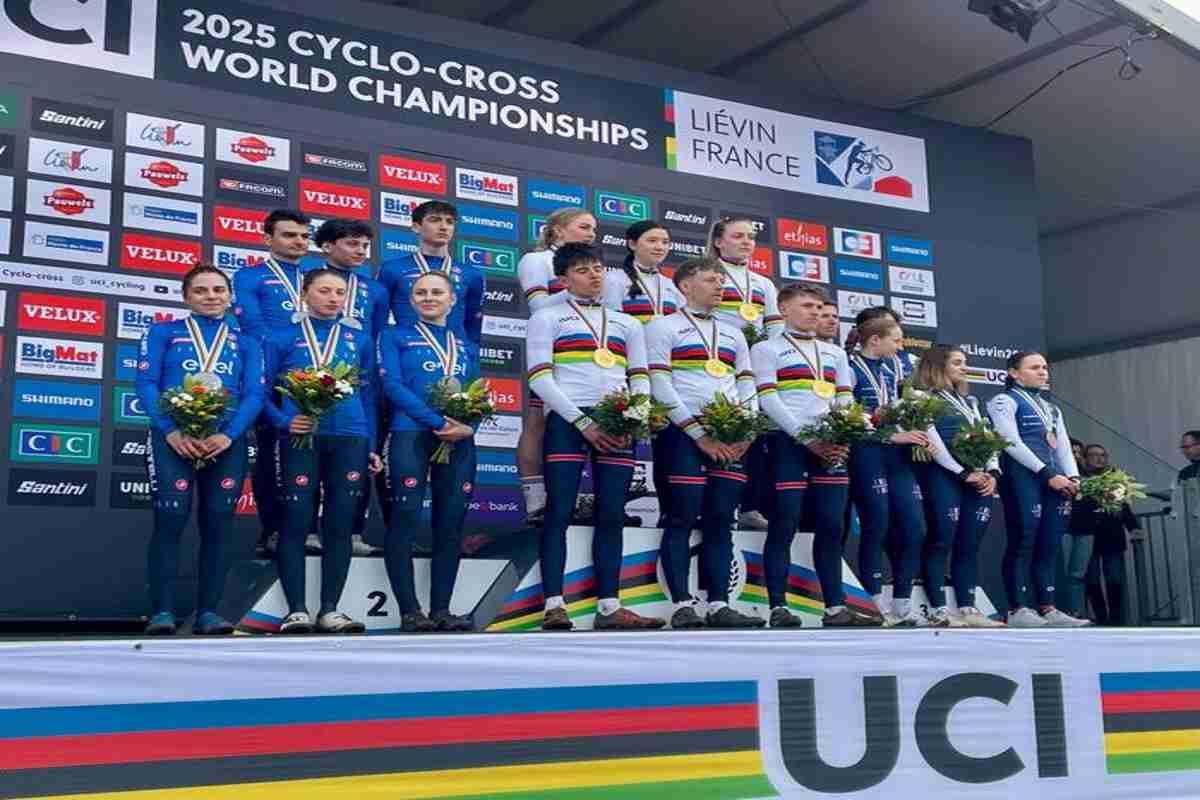 Italia conquista l'argento nel Team relay ai Mondiali di ciclocross