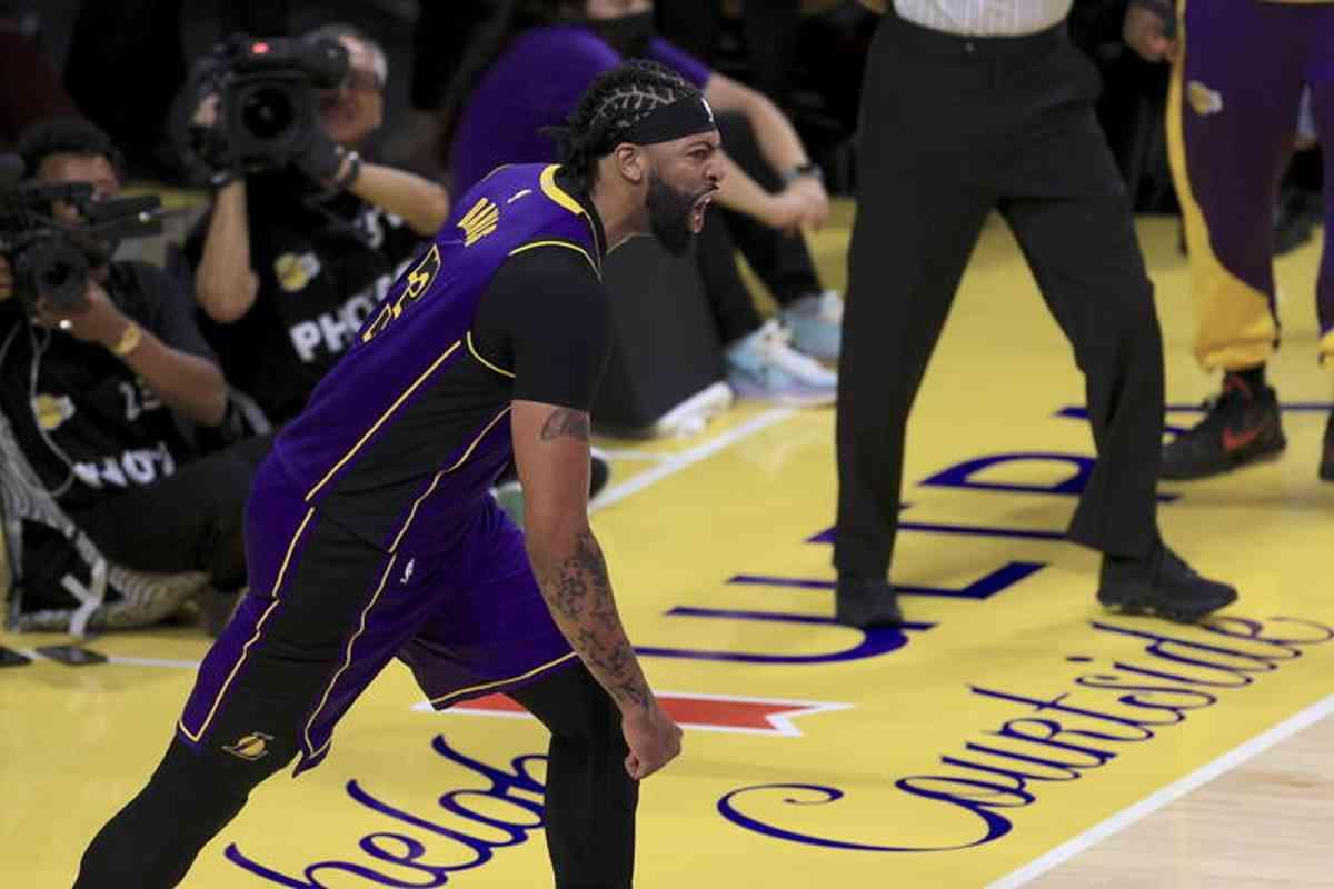 Lakers trionfano contro Golden State, Cavaliers ancora in difficoltà