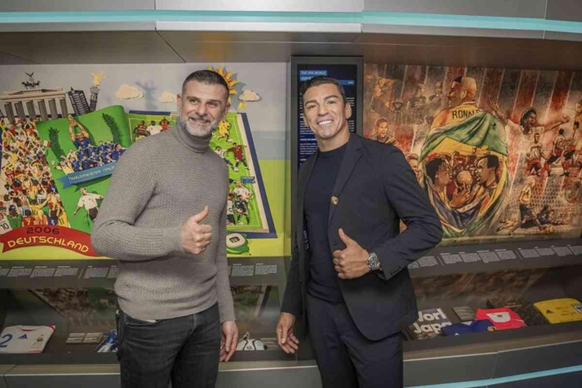 Lucio e Iaquinta esplorano il mondo del calcio al Museo FIFA