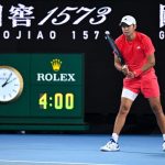 Maratona notturna all'Australian Open: Medvedev sconfitto da Tien in un match epico