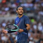 Musetti fuori dai giochi: Shelton avanza agli ottavi nell'Australian Open