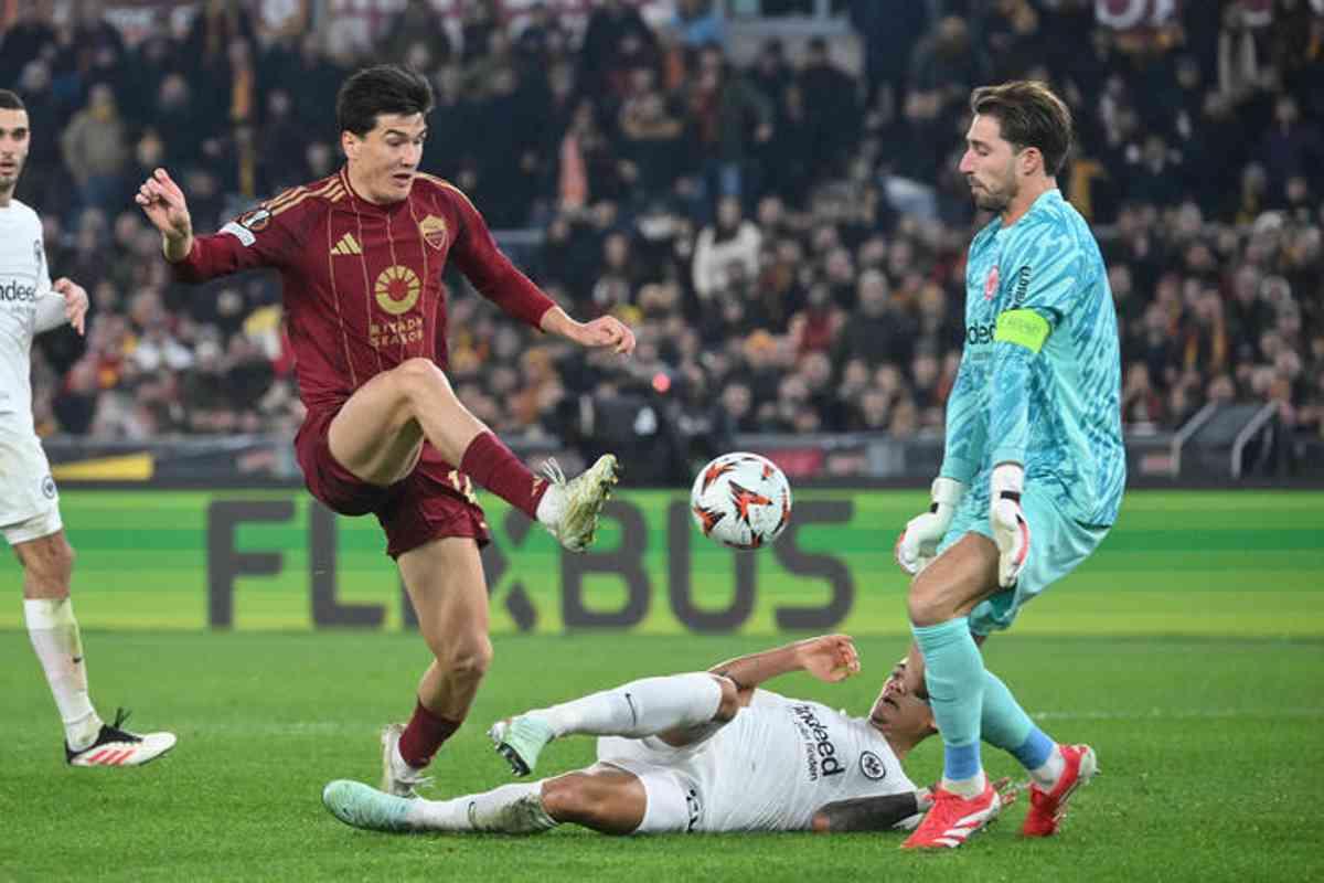 Roma avanza ai playoff di Europa League con una vittoria, Lazio eliminata ma promossa agli ottavi