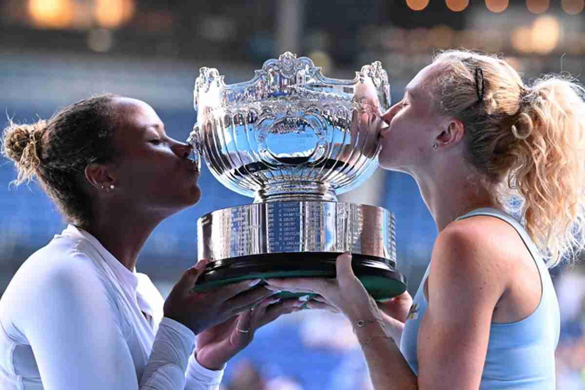 Siniakova e Townsend trionfano nel doppio donne all'Australian Open