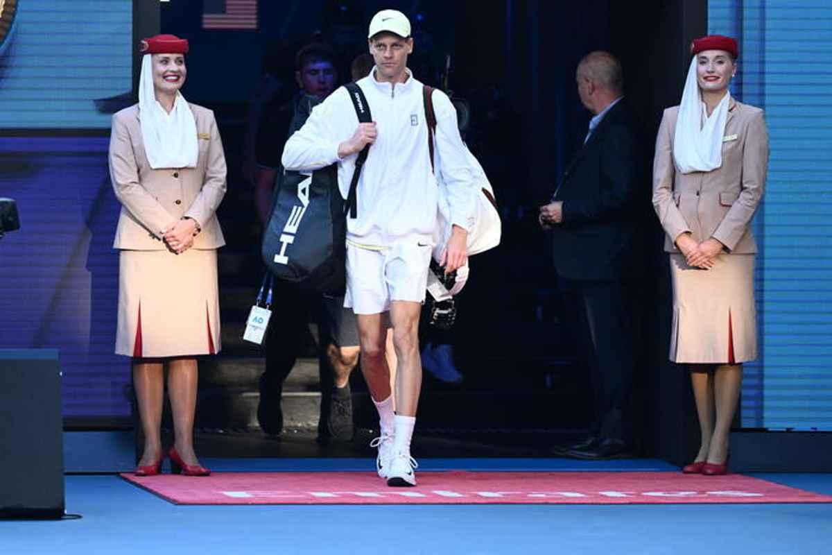 Sinner si prepara al chiuso per la sfida con Zverev all'Australian Open