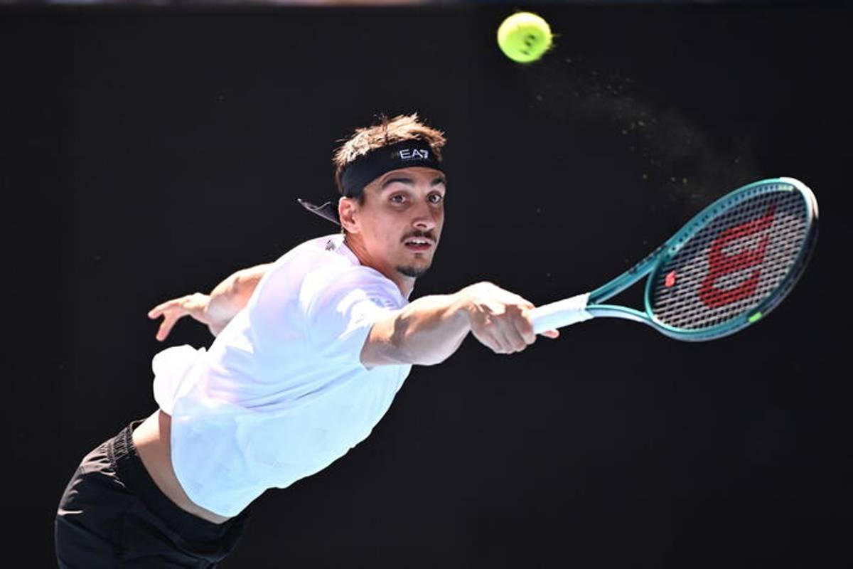 Sonego sfida Shelton all'Australian Open: una battaglia avvincente in campo