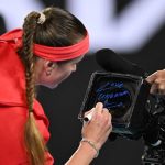 Svitolina avanza ai quarti dell'Australian Open: il gesto che fa discutere con la russa