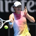 Swiatek avanza al terzo turno dell'Australian Open, sfida Raducanu