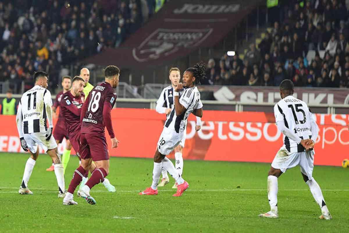 Tensione alle stelle nel Derby di Torino: espulsioni e caos in panchina!