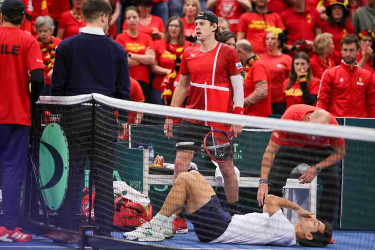 Davis Cup drama: Chile's Garin disqualified amid protest