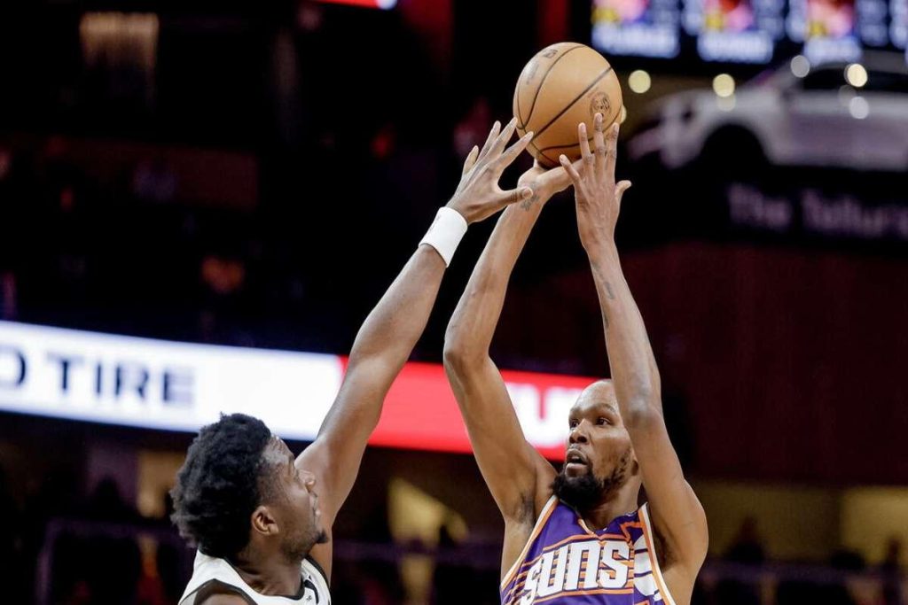 Durant entra nella storia con 30mila punti, ma i Suns cadono ancora