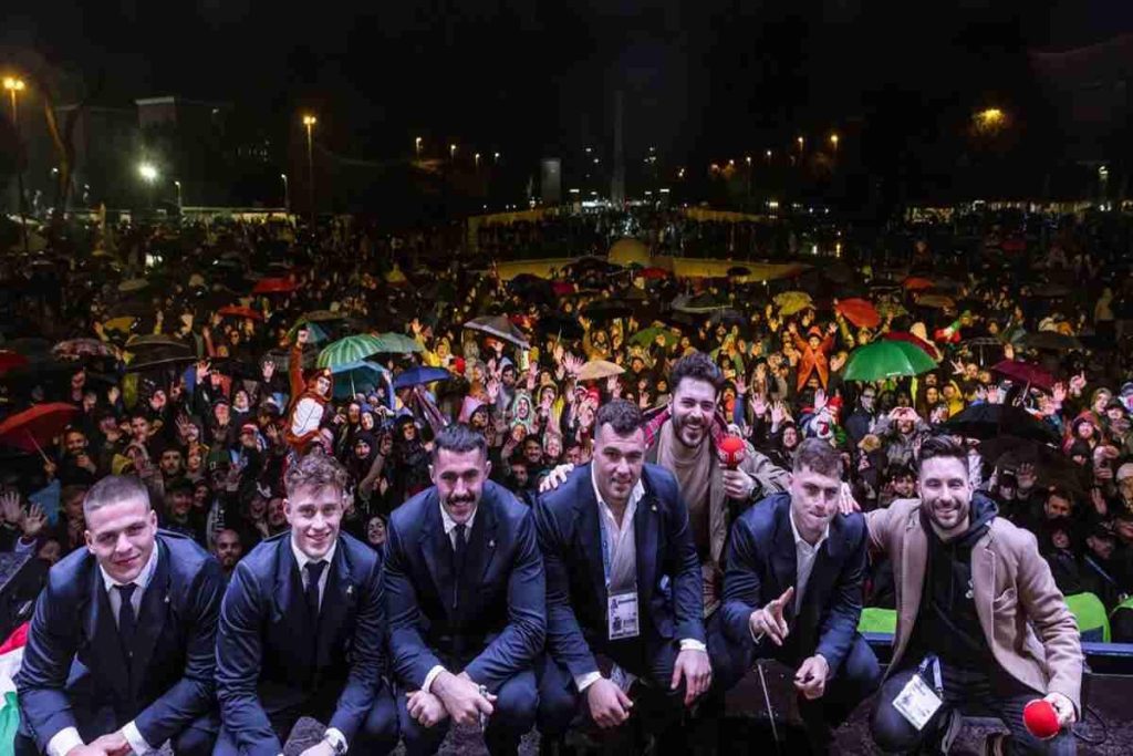 Festa azzurra: 60mila italiani celebrano al Peroni Village durante il Sei Nazioni