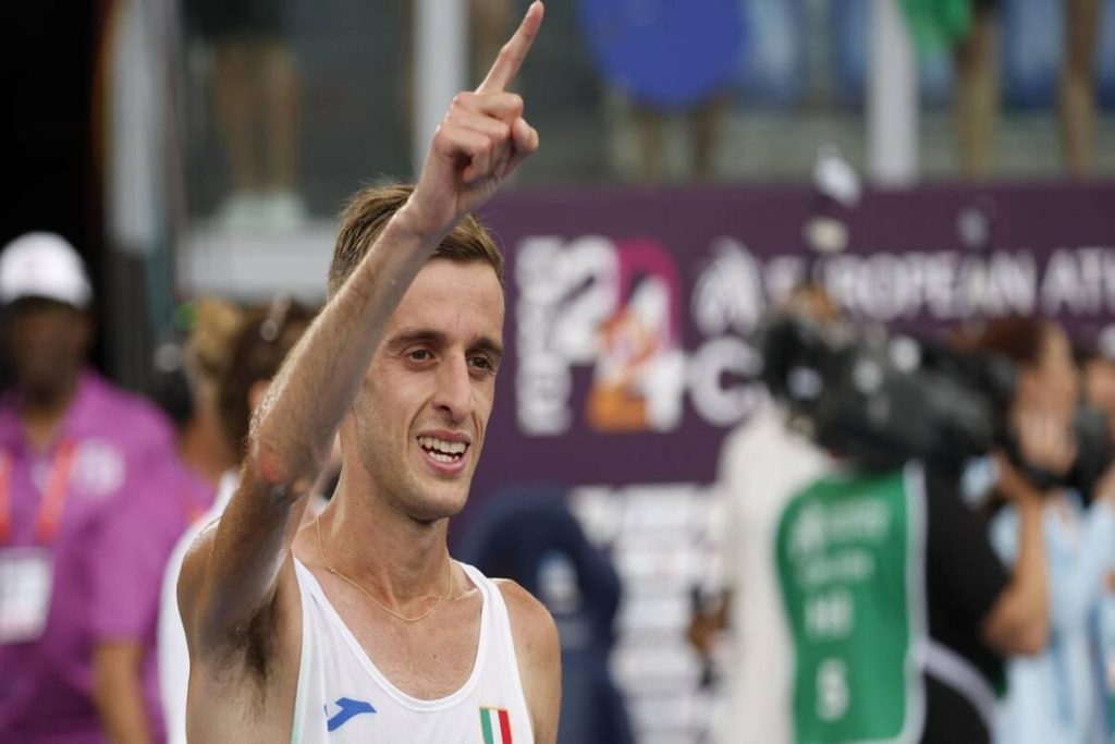 Fortunato stabilisce un record mondiale nei 5 km di marcia agli Assoluti Indoor di atletica