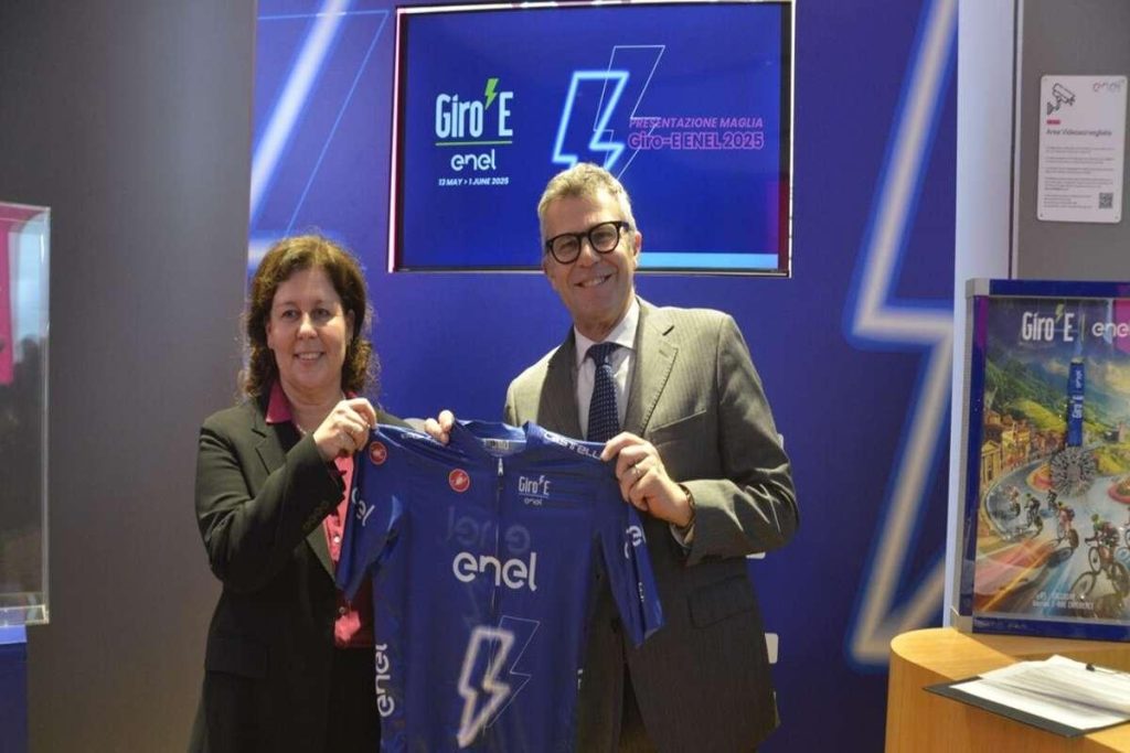 Giro-E Enel 2025: scopri la maglia leader della classifica generale