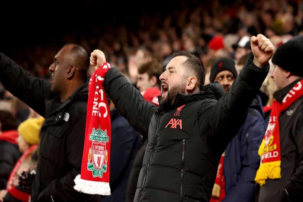 Liverpool domina la Premier League: +13 sull'Arsenal e nessuna pietà per i rivali