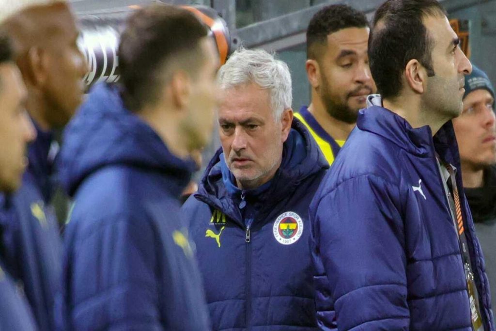 Mourinho nel mirino: il Galatasaray lo denuncia per razzismo