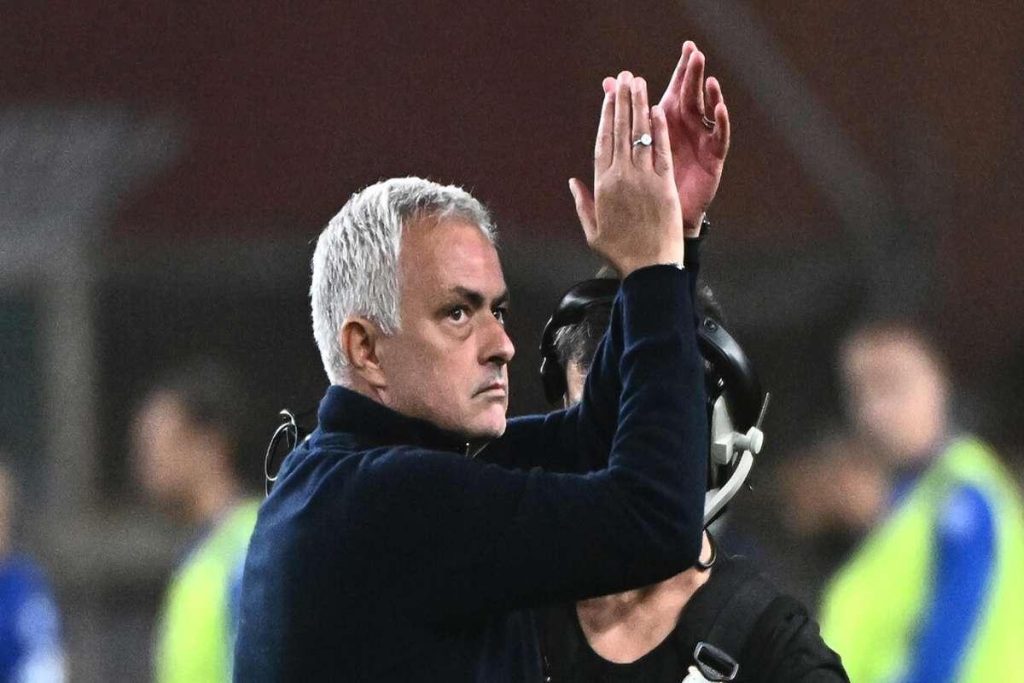 Mourinho squalificato per quattro giornate dopo frasi razziste in Turchia