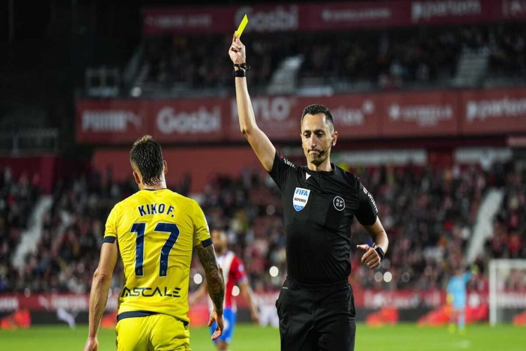 Sanchez arbitra il duello tra Feyenoord e Milan nei playoff di Champions