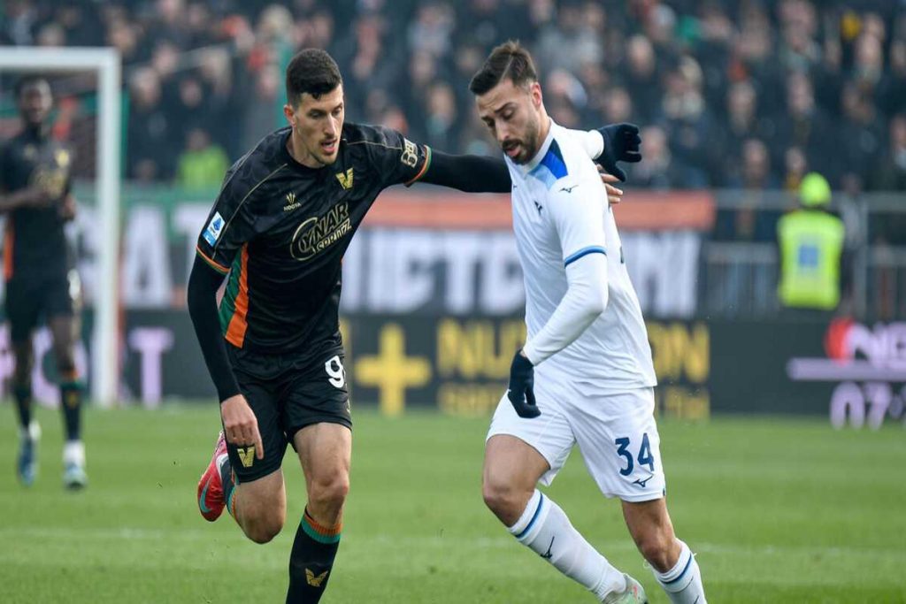 Venezia sorprende la Lazio con un pareggio coraggioso allo stadio Penzo