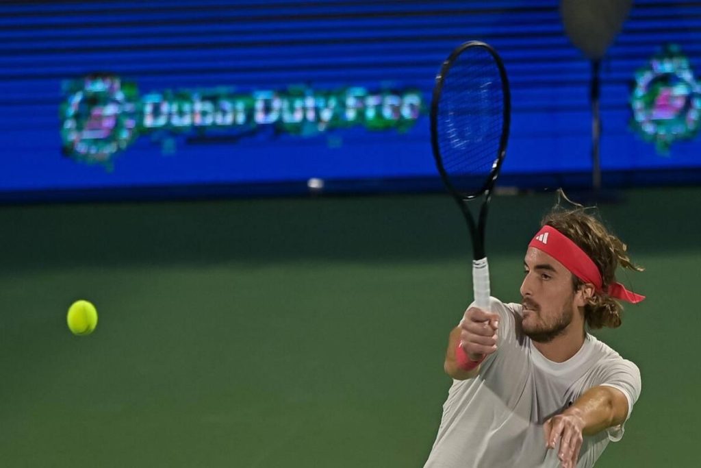 Tsitsipas trionfa a Dubai mentre Auger-Aliassime si arrende